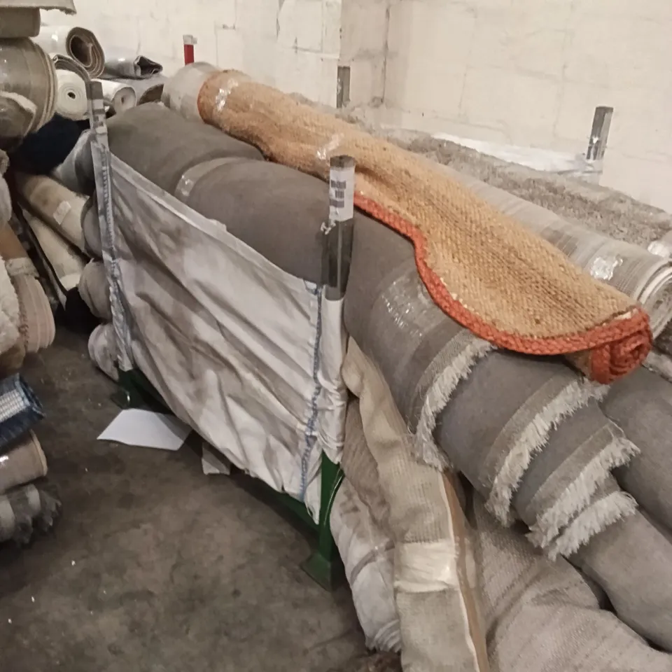 STILLAGE OF QUALITY DESIGNER AREA RUGS APPROXIMATELY 13