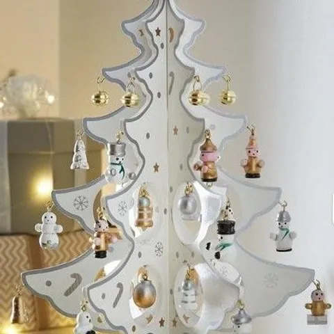 BOXED THREE KINGS MUSICAL ROTATING DΓCO CHRISTMAS TREE - SILVER/WHITE