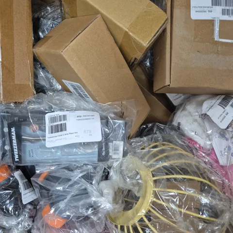 BOX OF APPROXIMATELY 15 ASSORTED HOUSEHOLD ITEMS TO INCLUDE VIONIC RELIEF INSOLES, FACIAL & BROW RAZOR DUO, ETC - COLLECTION ONLY