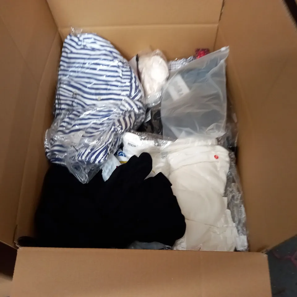 LARGE QUANTITY OF ASSORTED CLOTHING ITEMS TO INCLUDE AURIQUE, PRETTYLITTLETHING AND GEORGE
