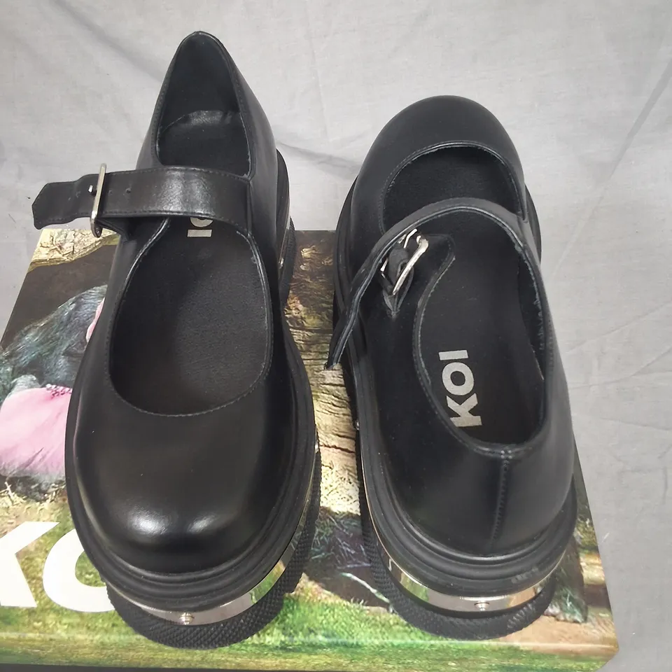 BOXED KOI NIGHTFALL HARDWARE PLATFORM MARY JANE'S IN BLACK - UK 6