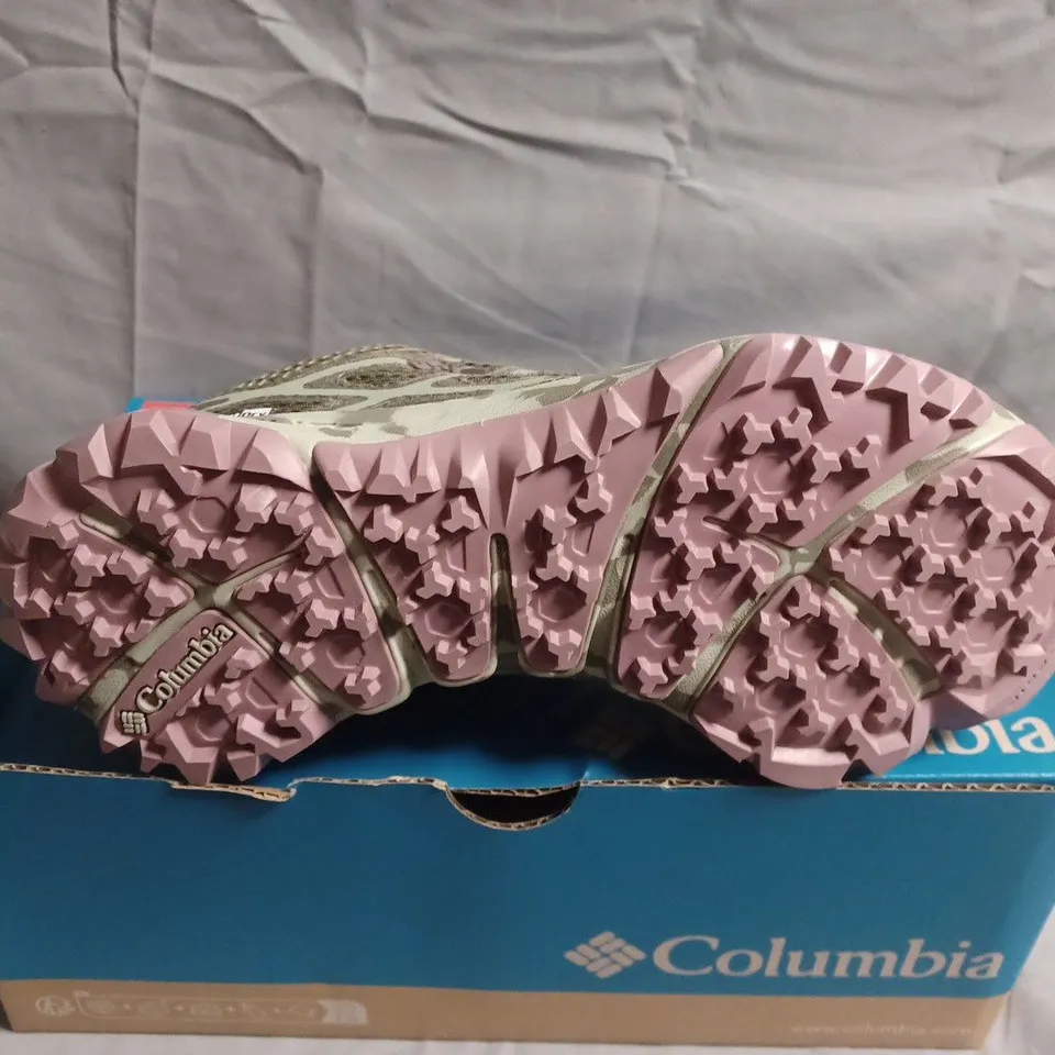 BOXED PAIR OF COLUMBIA WOMEN’S TRAIL SHOES – UK SIZE 5.5
