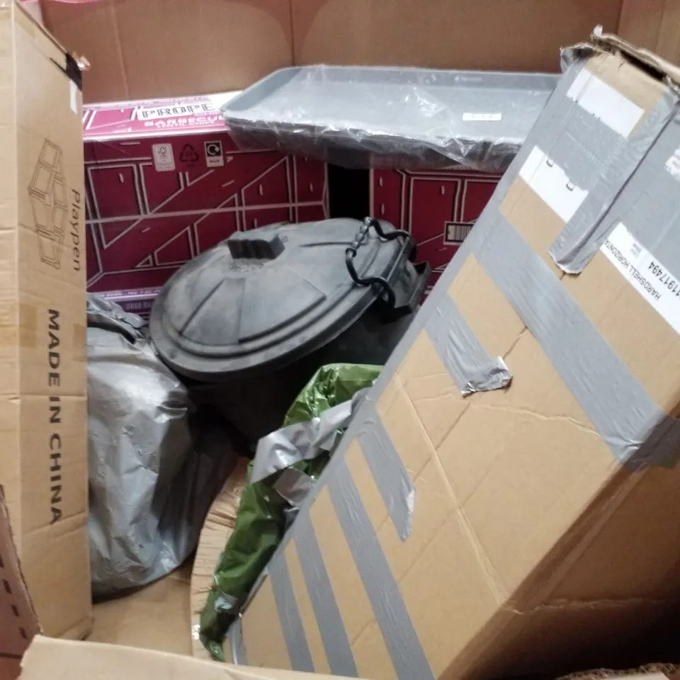 PALLET CONTAINING ASSORTED PRODUCTS INCLUDING HOLLYWOOD MAKEUP MIRROR, PLAYPEN, VENETIAN BLIND, LED VANITY MIRROR & ANGRY CAT BACKPACK