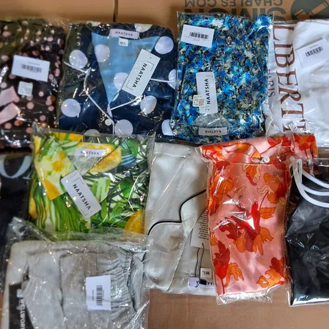 LARGE QUANTITY OF ASSORTED BAGGED CLOTHING ITEMS IN VARIOUS DESIGNS AND SIZES