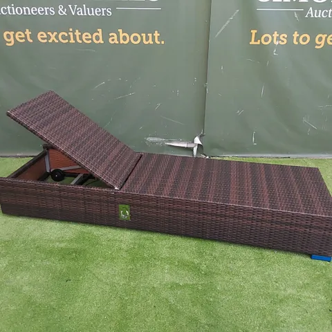 DESIGNER MANUAL ADJUSTABLE SUNLOUNGER IN CHOCOLATE MIX RATTAN