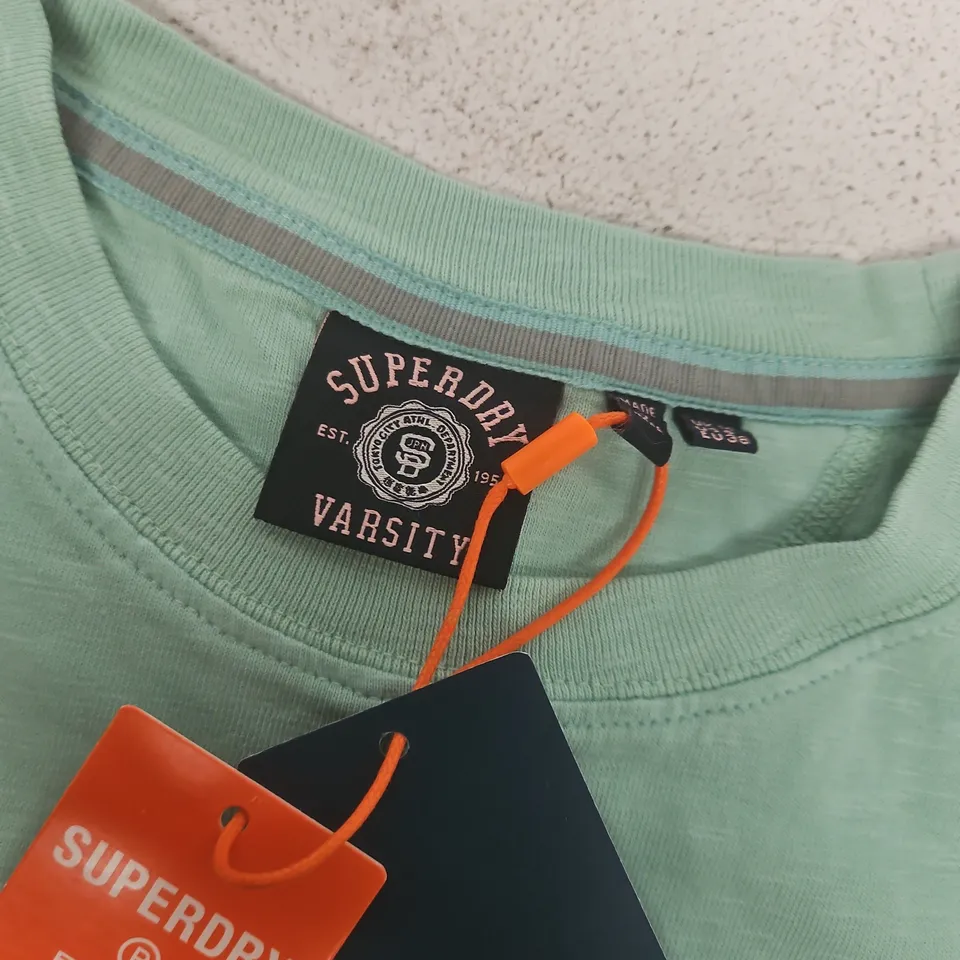 SUPERDRY ESSENTIAL LOGO GD POCKET TEE IN SPEARMINT LIGHT GREEN - UK 10