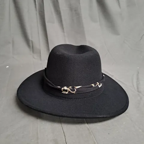 BB CELESTIAL FED HAT IN BLACK