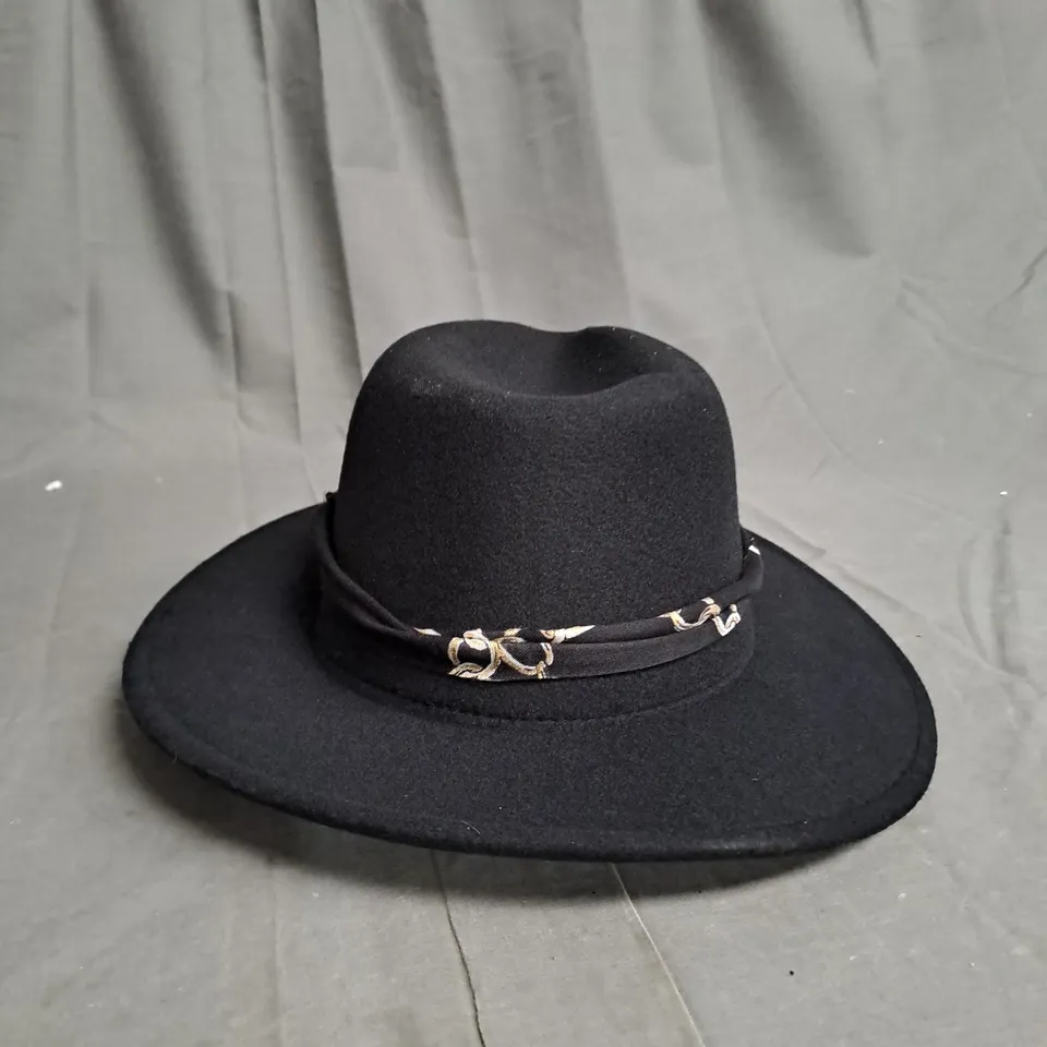 BB CELESTIAL FED HAT IN BLACK 