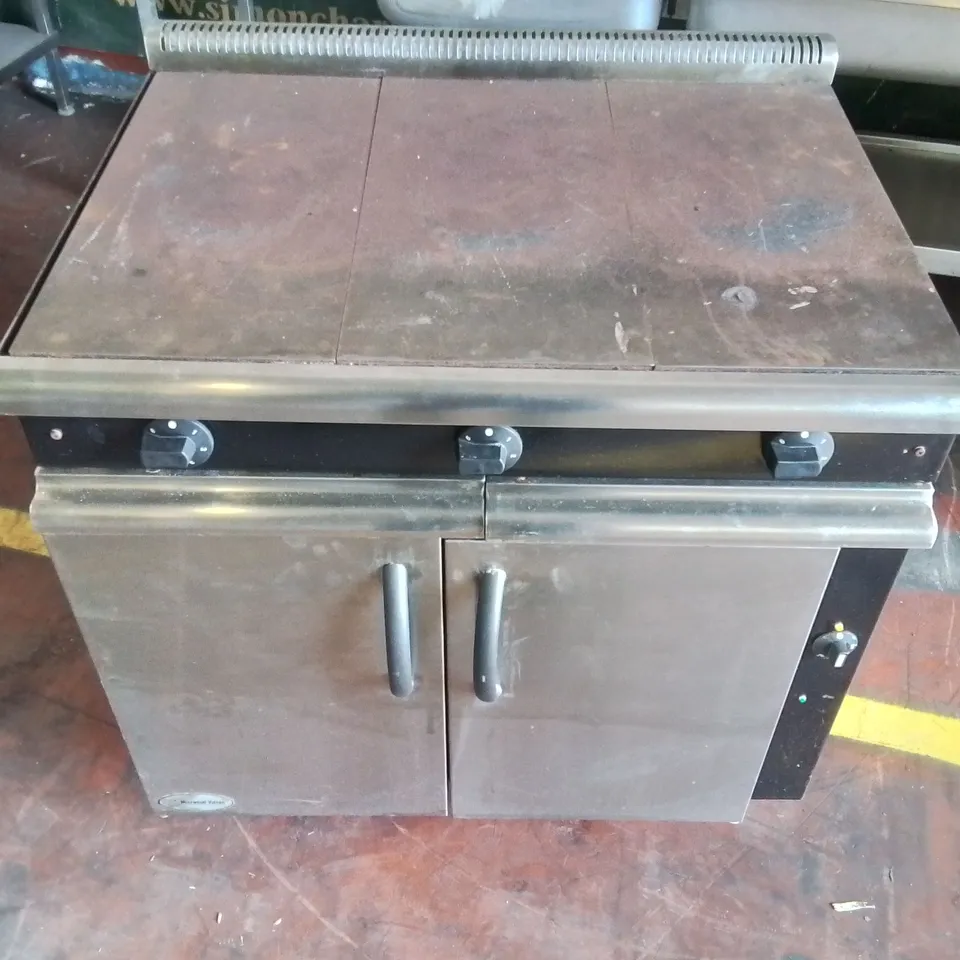 MOORWOOD MANITOWOC VULCAN ELECTRIC 900 RANGE COOKER WITH HOTPLATE TOP