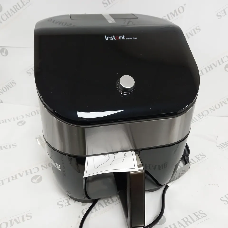 BOXED INSTANT VORTEX 6 IN 1 AIR FRYER 
