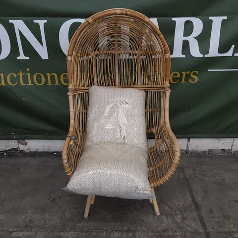 DESIGNER LOFT CHAIR WITH CUSHIONS