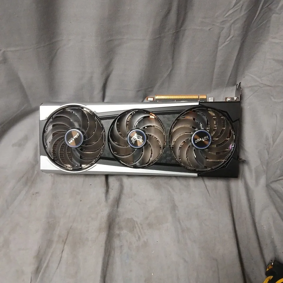 SAPPHIRE NITRO RX 6800 XT SE GRAPHICS CARD
