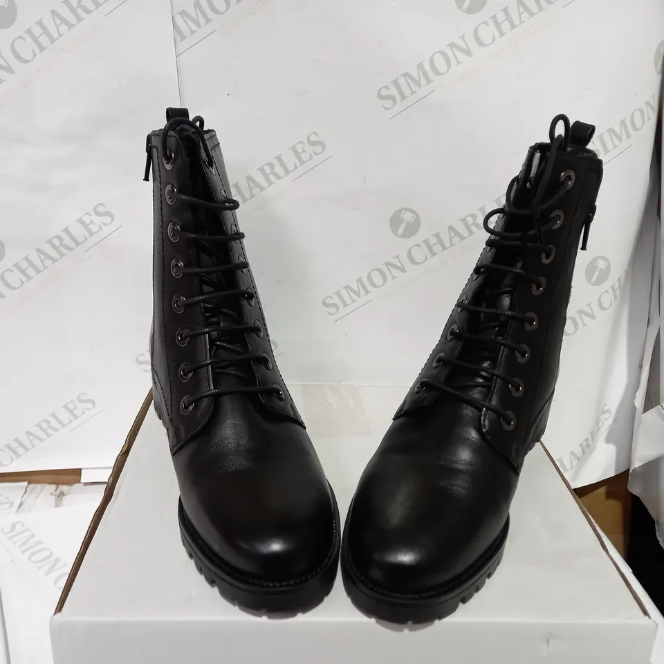 BOXED PAIR OF - SIZE 