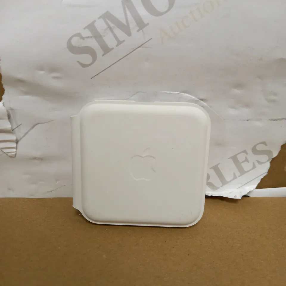 APPLE MAGSAFE DUO CHARGER