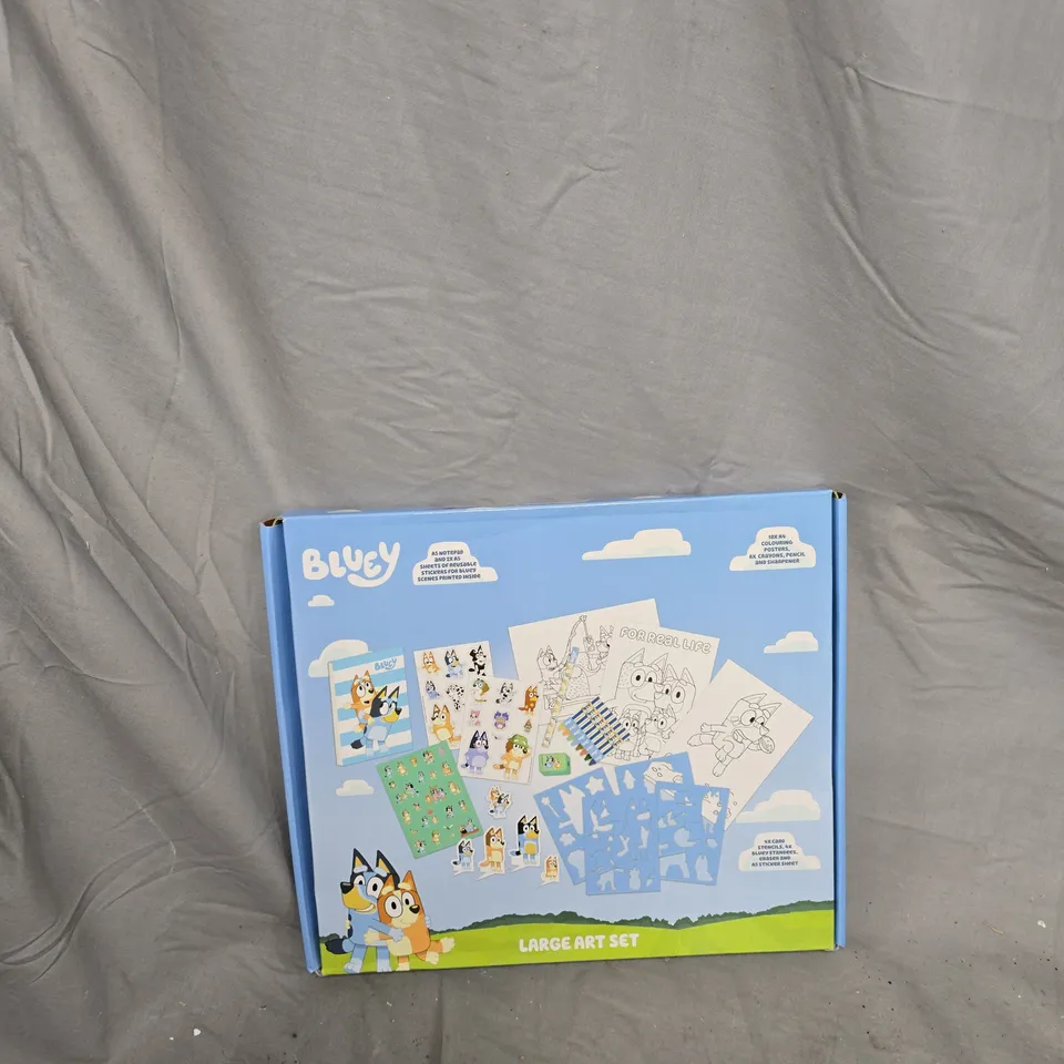 BLUEY LARGE ART SET – BOXED
