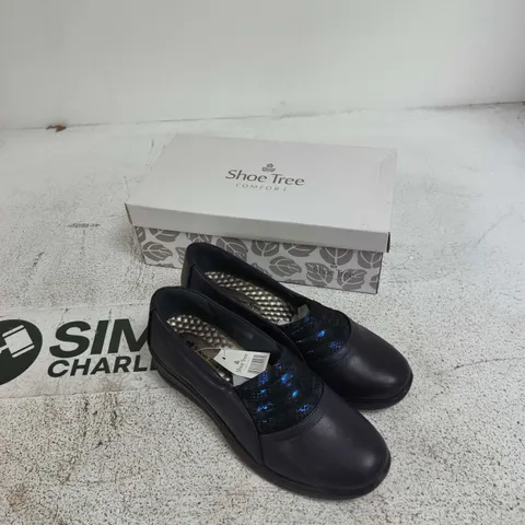 SHOE TREE COMFORT IRENE NAVY – WOMEN'S SHOES, UK SIZE 5, BOXED