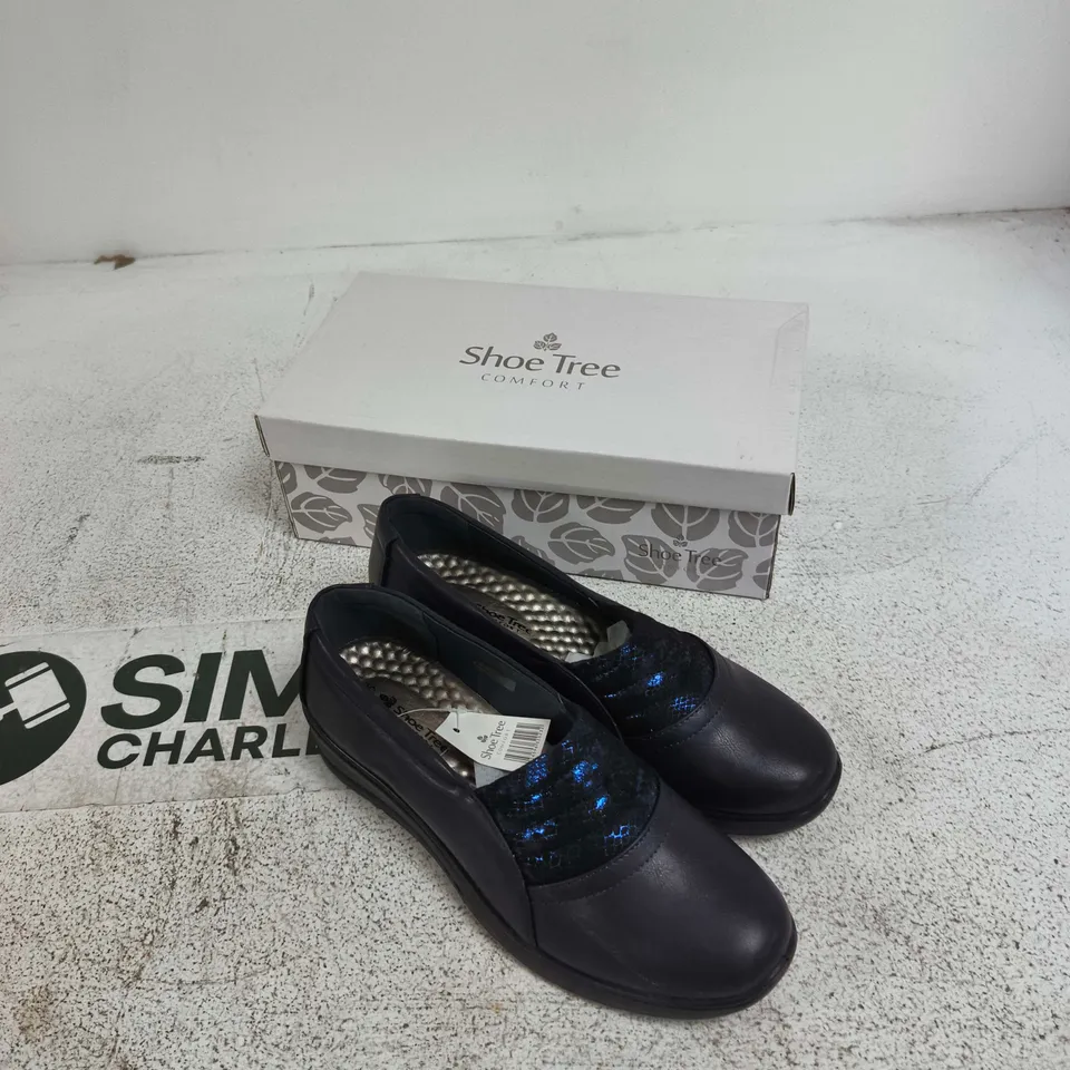 SHOE TREE COMFORT IRENE NAVY – WOMEN'S SHOES, UK SIZE 5, BOXED