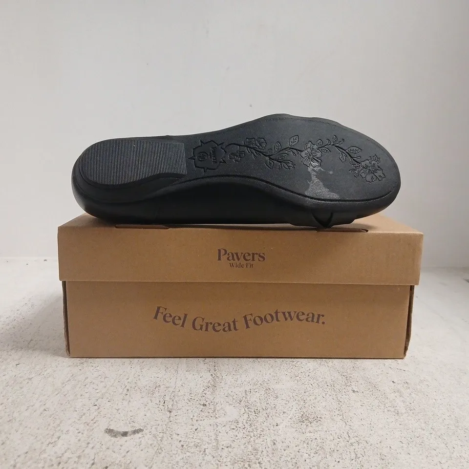 BOXED PAIR OF PAVERS SLIP ON SHOES IN BLACK SIZE UK 7