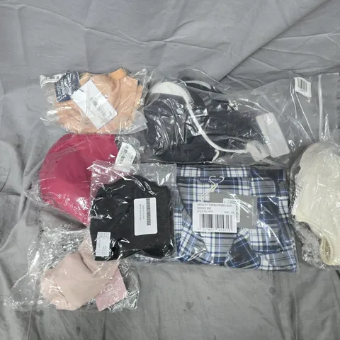 APPROXIMATELY 30 ASSORTED CLOTHING ITEMS IN VARIOUS COLOURS, SIZES, AND STYLES TO INCLUDE BRANDS SUCH AS LISCA, CYBER JAMMIES, PRIMADONNA, ETC