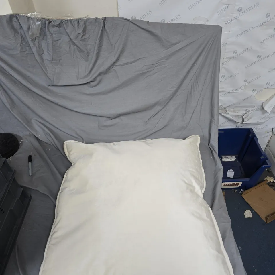 KELLY HOPPEN PREMIUM LARGE CUSHION 