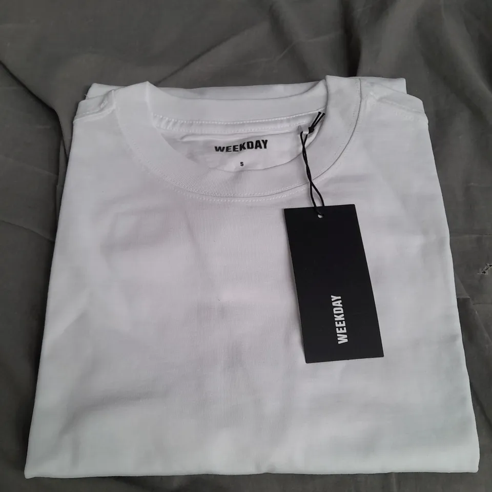 WEEKDAY T-SHIRT WHITE SIZE SMALL