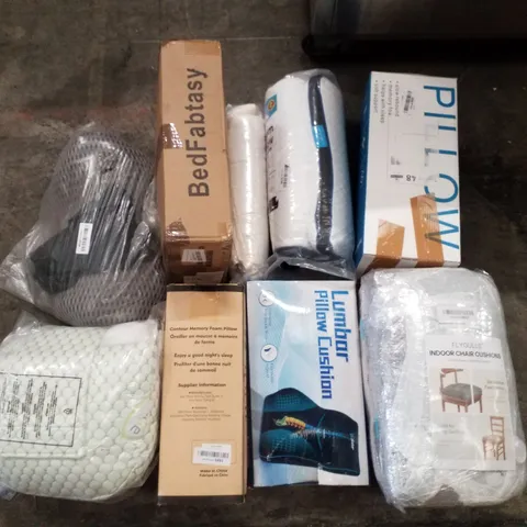 PALLET CONTAINING ASSORTED PILLOWS & CUSHIONS