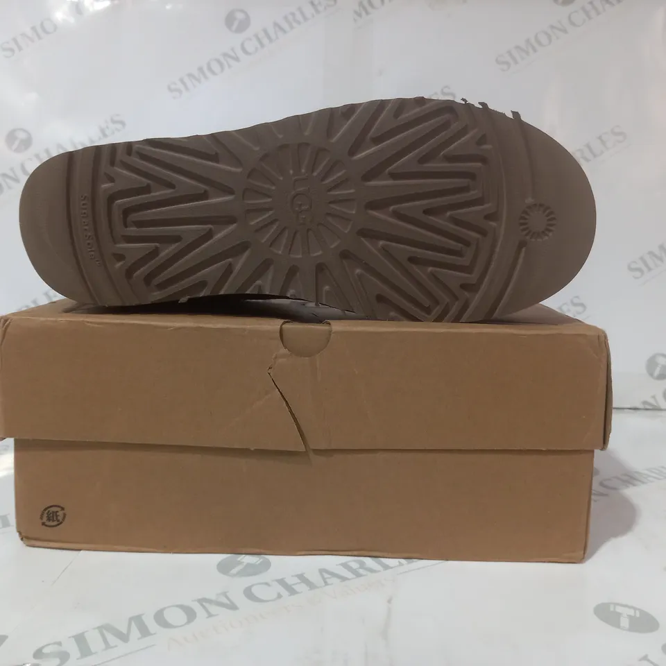 BOXED PAIR OF UGG CLASSIC ULTRA MINI PLATFORM SHOES IN TAN UK SIZE 6