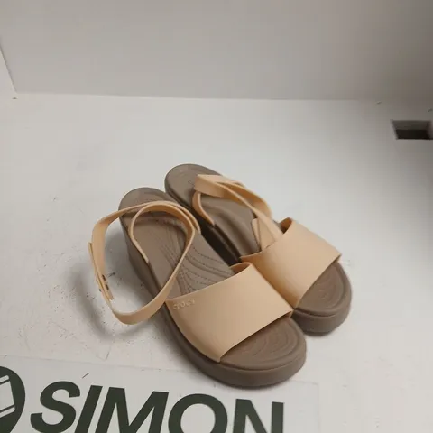 CROCS BEIGE PLATFORM WEDGE SANDALS – WOMEN'S 10