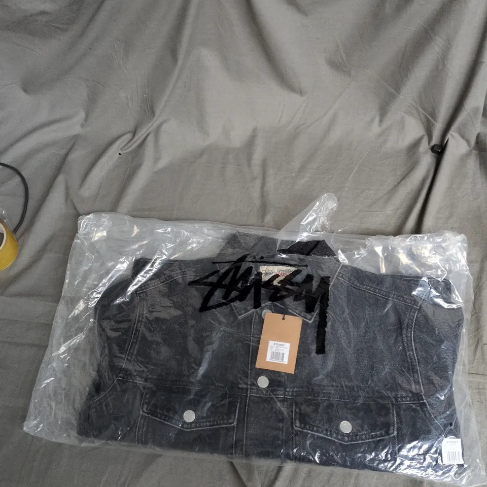 UK M STUSSY LINED DENIM TRUCKER JACKET – VINTAGE BLACK