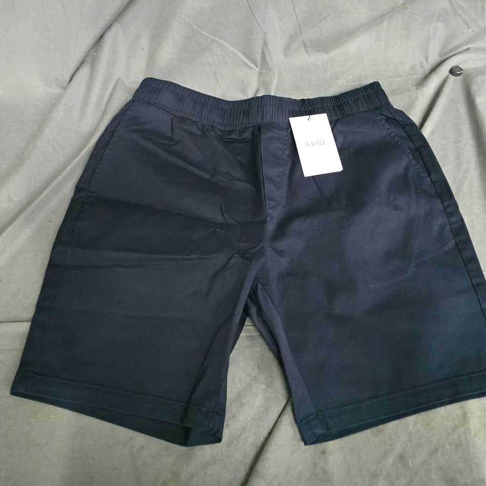 ARNE WORKER CARGO SHORTS IN STONE - SIZE 34