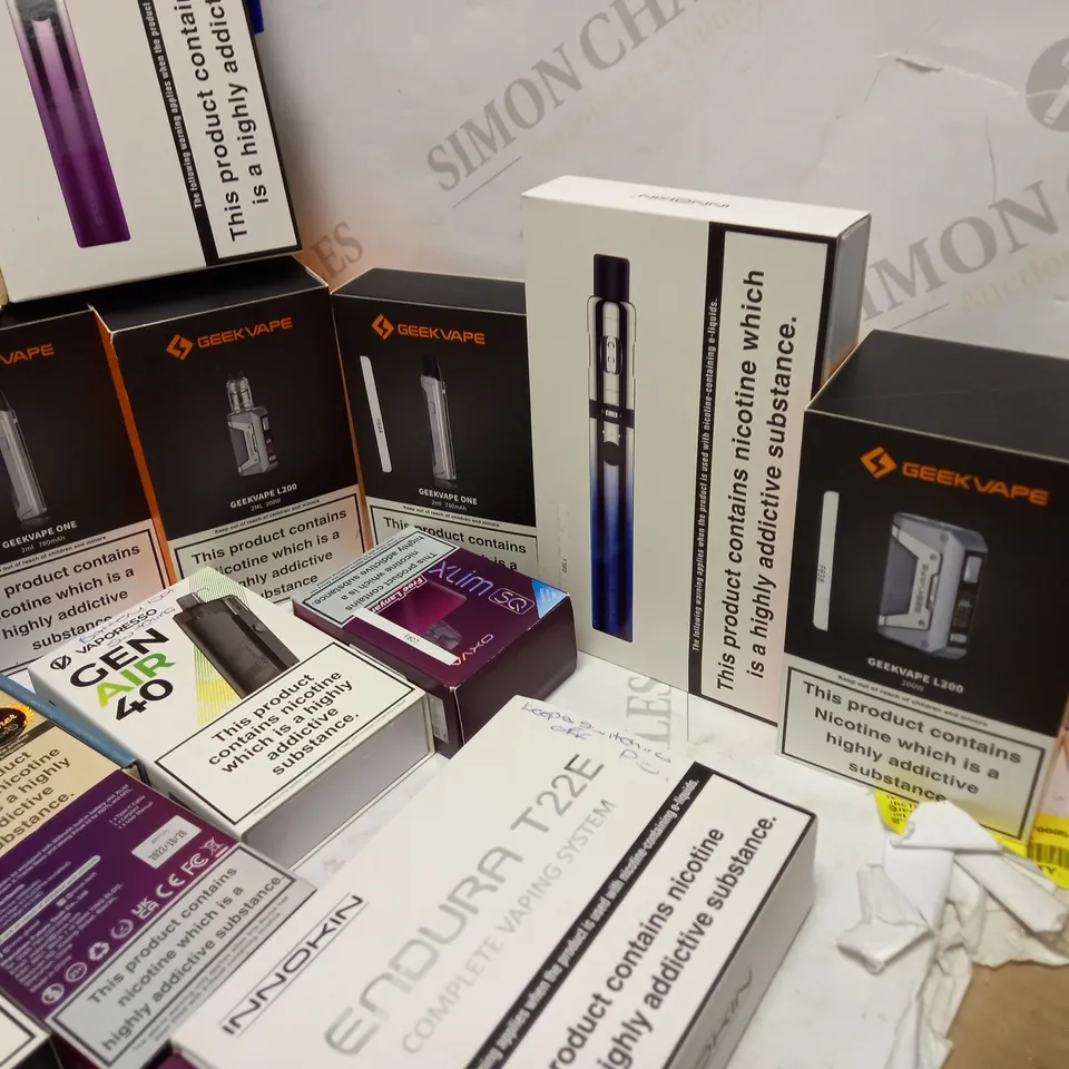 LOT OF APPROX 26 TO INCLUDE EUNDURA T22E VAPING SYSTEM , GEEKVAPE B60 , INNOKIN COOLFIRE Z60 ZLIDE TOP , ETC