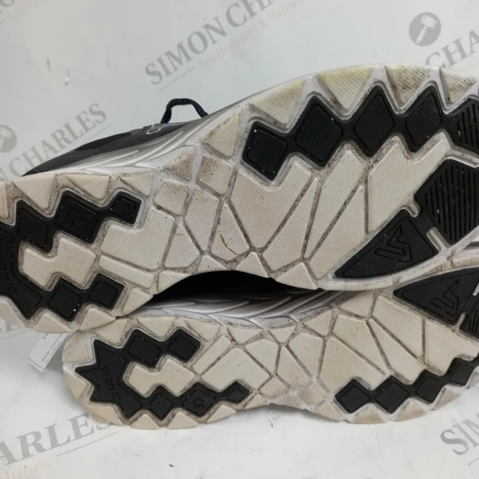 UNBOXED PAIR OF VIONIC 335MILES TRAINER IN BLACK SIZE 9