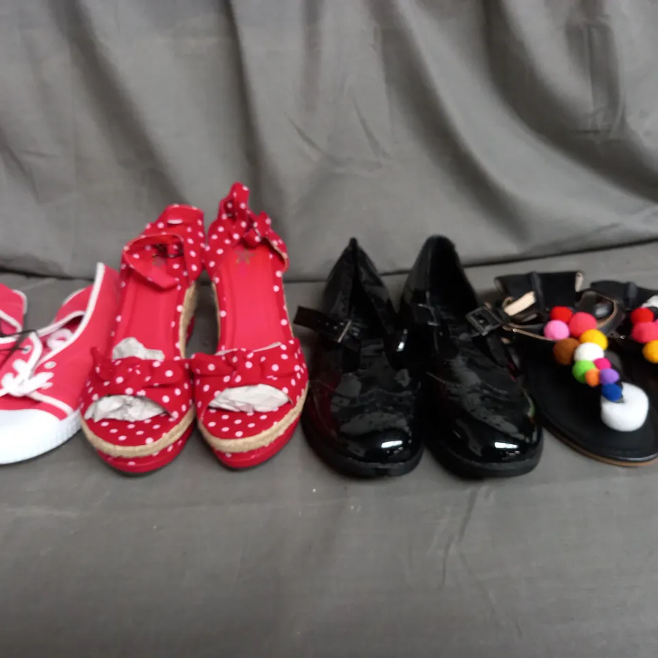 LARGE QUANTITY OF ASSORTED WOMENS SHOES IN VARIOUS SIZES, COLOURS AND STYLES