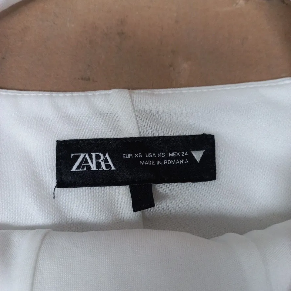 ZARA WOMEN'S WHITE HALTER-NECK TOP – EU XS (US XS, MX 24)