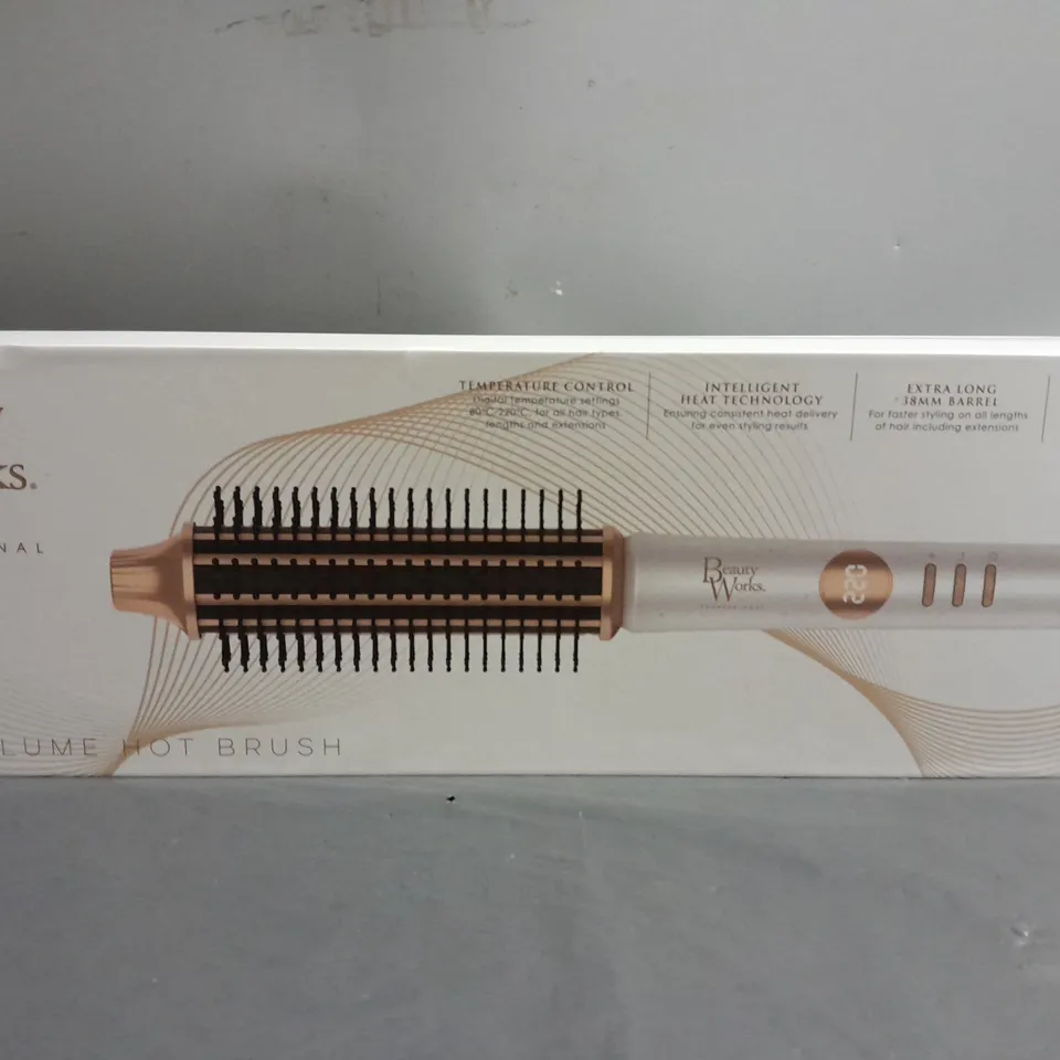 BOXED BEAUTY WORKS XXL VOLUME HOT BRUSH 