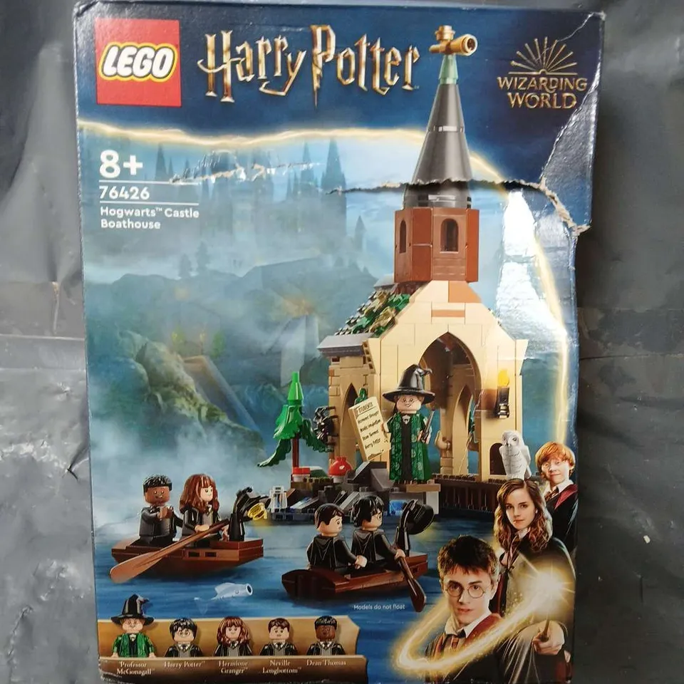 LEGO HOGWARTS CASTLE BOATHOUSE 