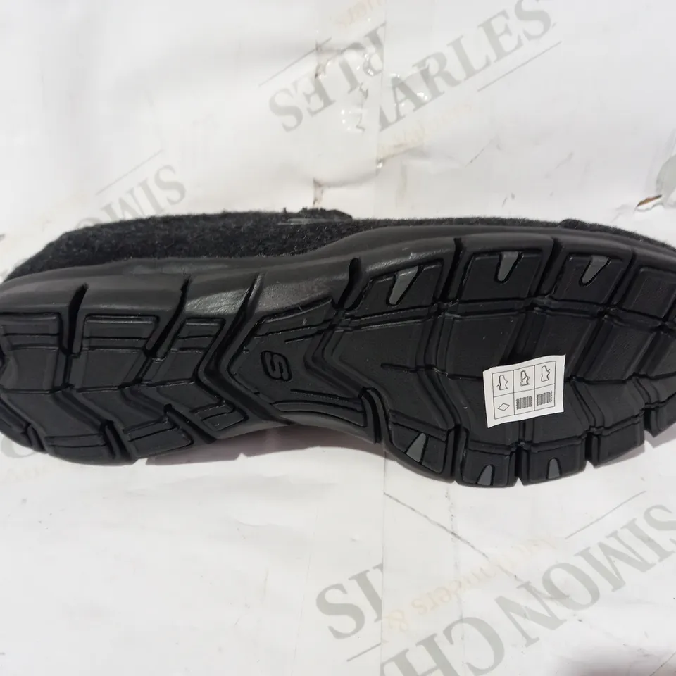 BOXED PAIR OF OUTLET SKECHERS WASH A WOOL MIRO WOOL GRATIS BUNGEE TRAINERS IN BLACK UK SIZE 6