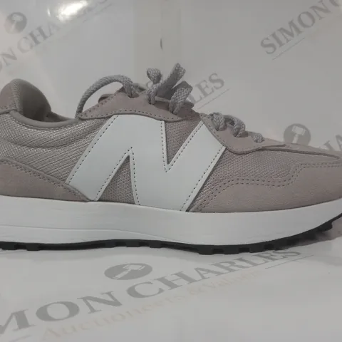 BOXED PAIR OF NEW BALANCE TRAINERS IN GREY UK SIZE 8.5