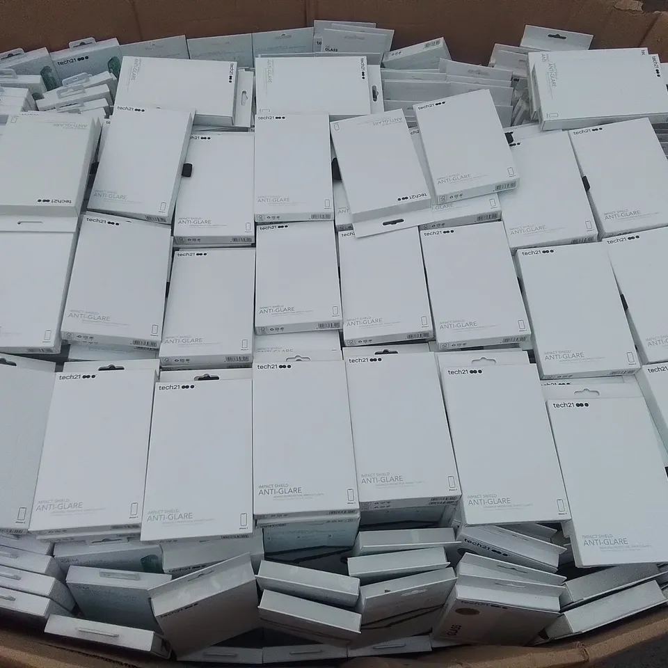 PALLET CONTAINING APPROXIMATELY 1250 BRAND NEW TECH 21 PHONE CASES