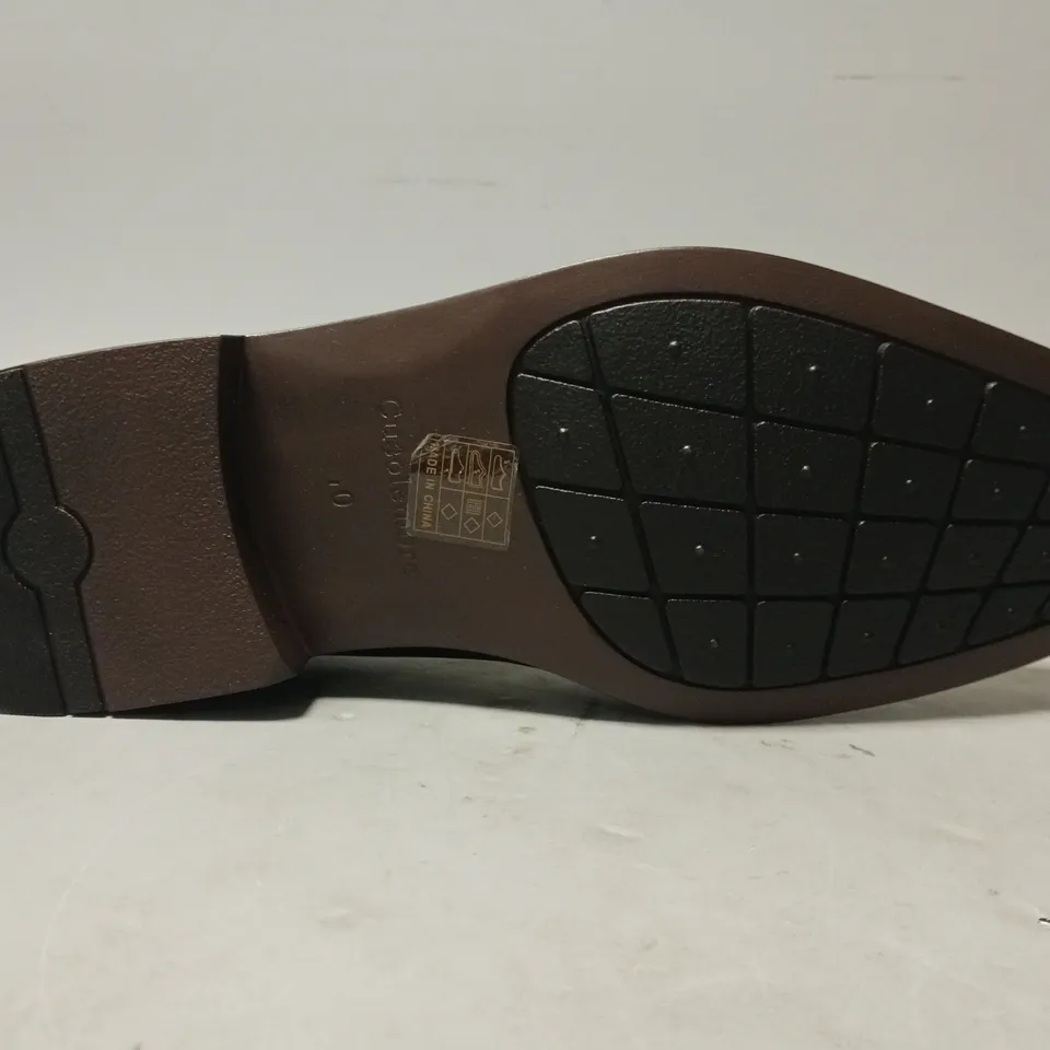 BOXED PAIR OF CUSOLEMORE LACE UP SHOES IN BLACK SIZE 10