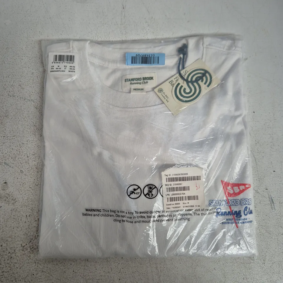 BAGGED STAMFORD BROOK RUNNING CLUB TEE IN WHITE - UK MEDIUM