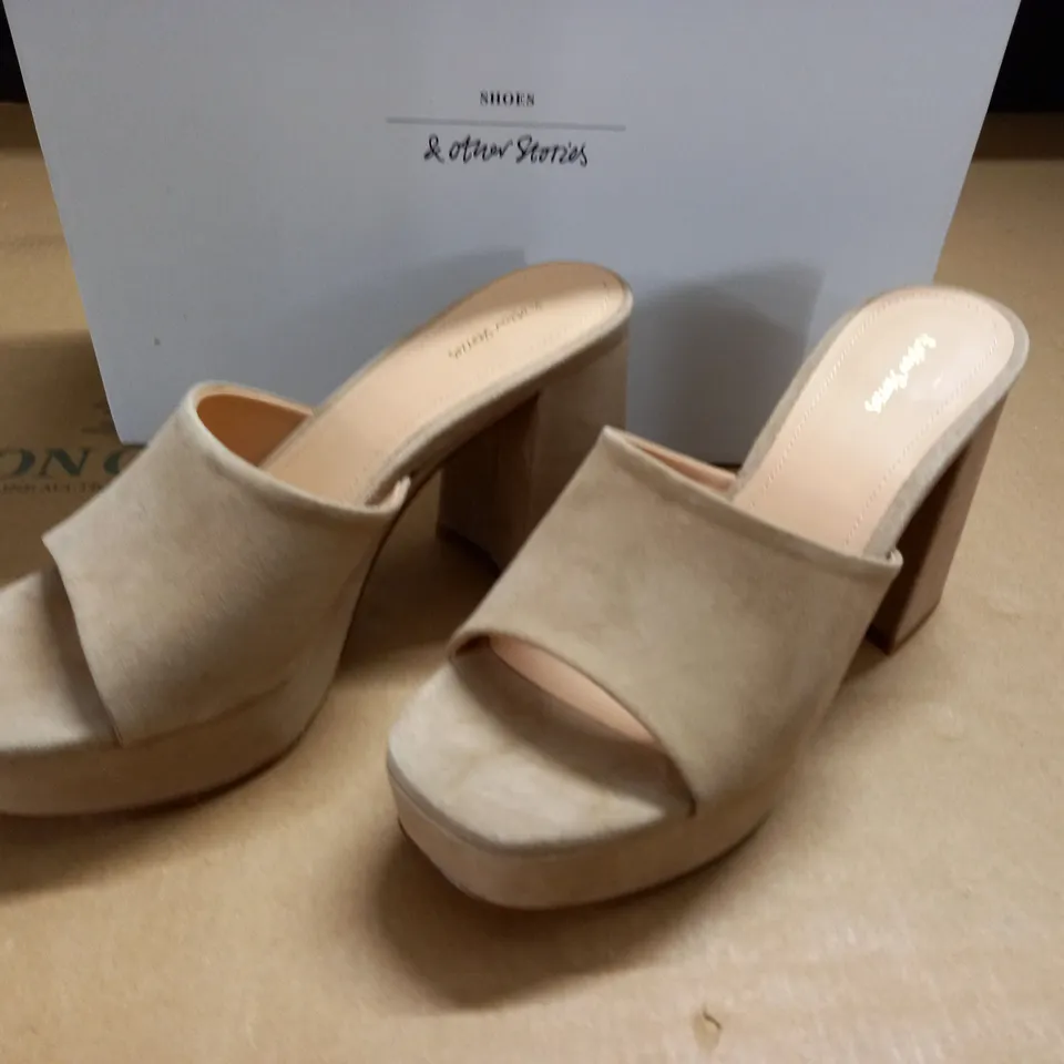 BOXED PAIR OF & OTHER STORIES BLOCK HEEL SHOES - 36