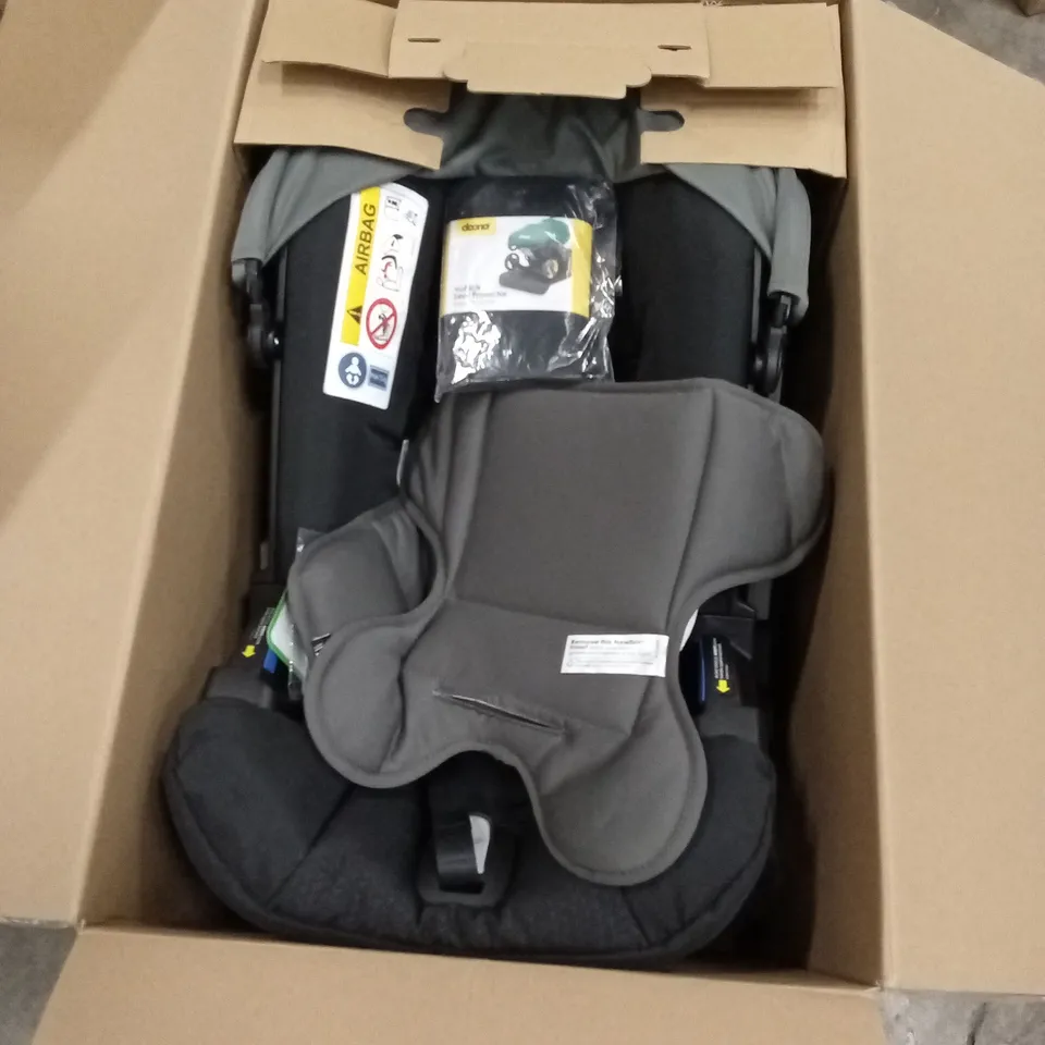 BOXED DONNA KIDS CAR SEAR