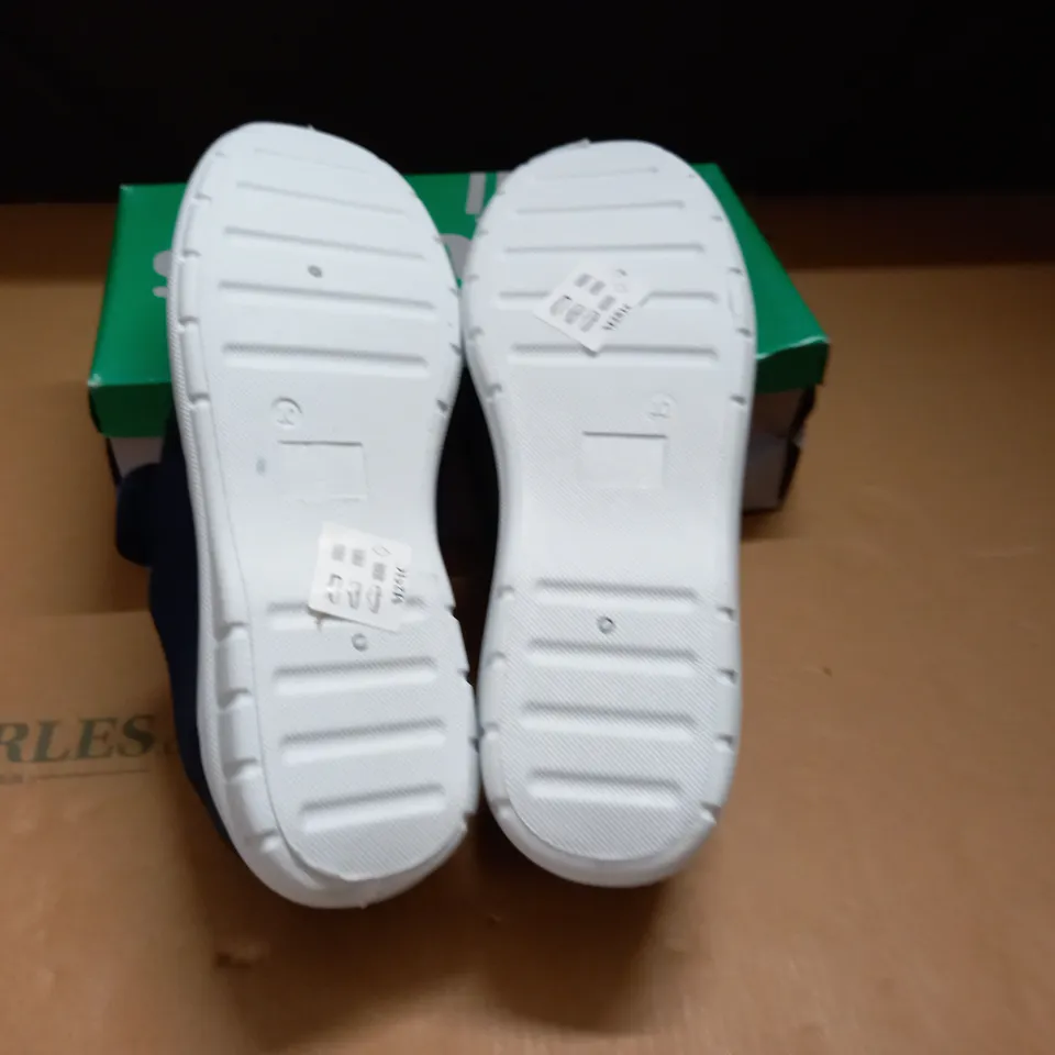 BOXED PAIR OF SCIMITAR TWIN GUSSET CASUAL - 10