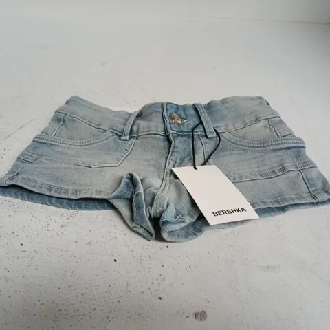 BERSHKA DENIM SHORTS – WOMEN'S, UK 4 (EU 32) – LIGHT WASH