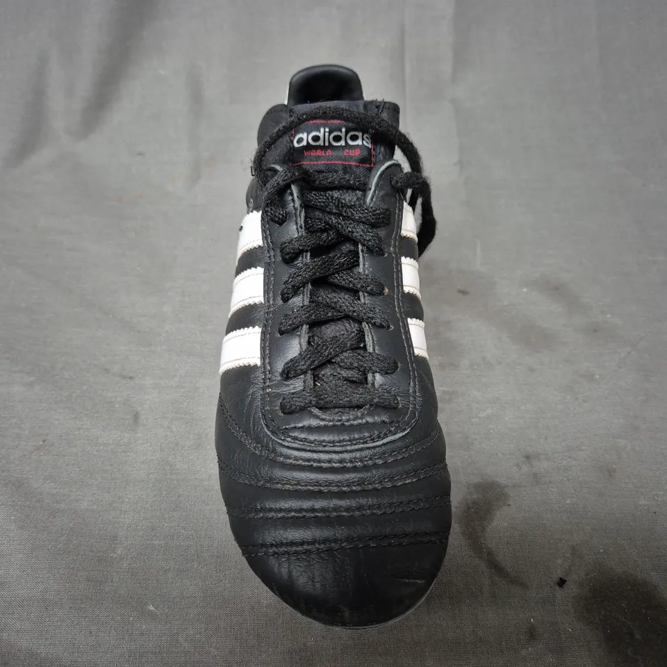 BOXED PAIR OF ADIDAS WORLD CUP FOOTBALL BOOTS IN BLACK/WHITE UK SIZE 4