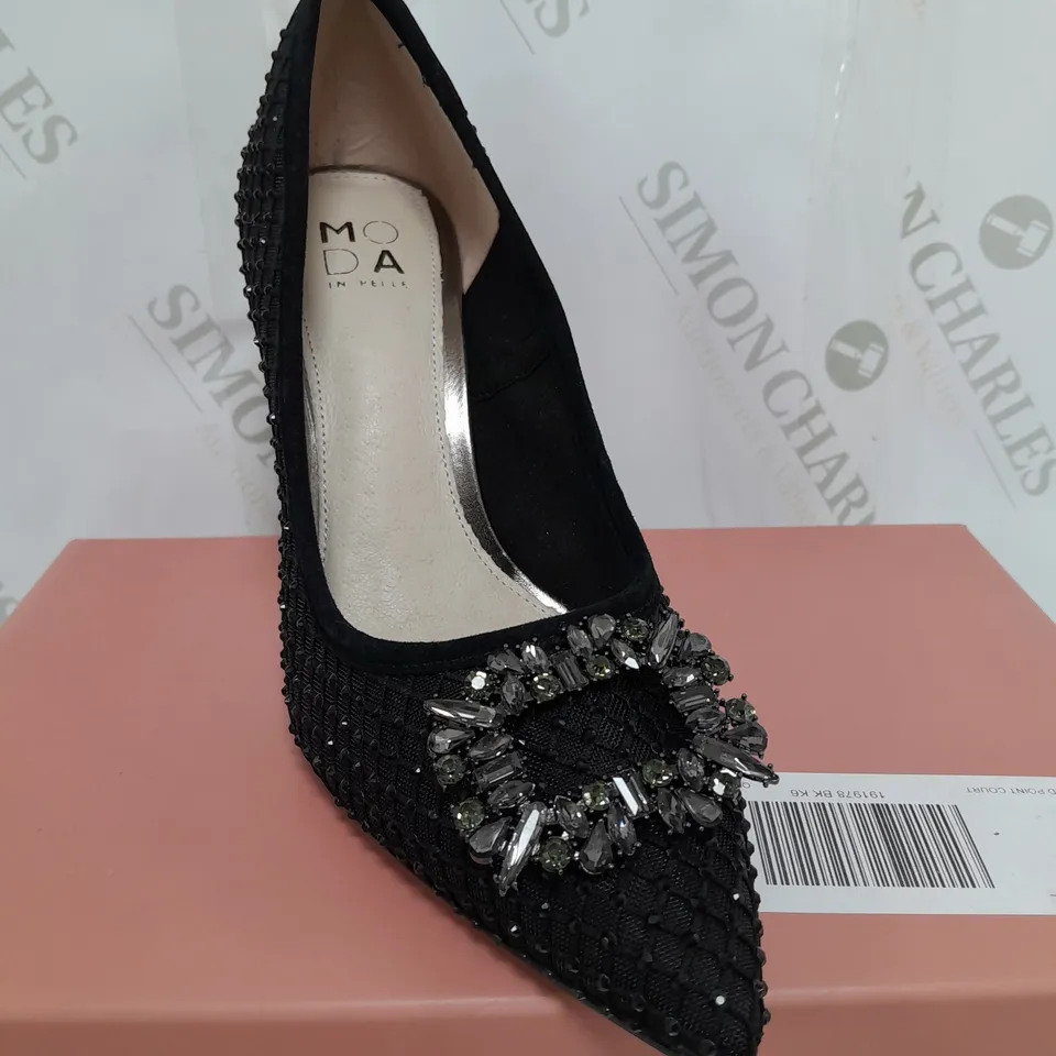 MODA IN PELLE IN BLACK SIZE 6 - BOXED 