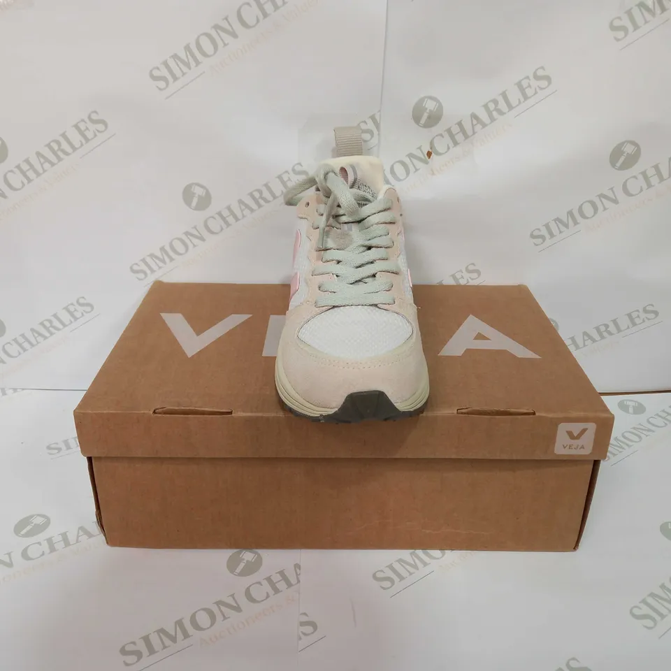 VEJA VENTURI CANVAS/MESH - UK 6