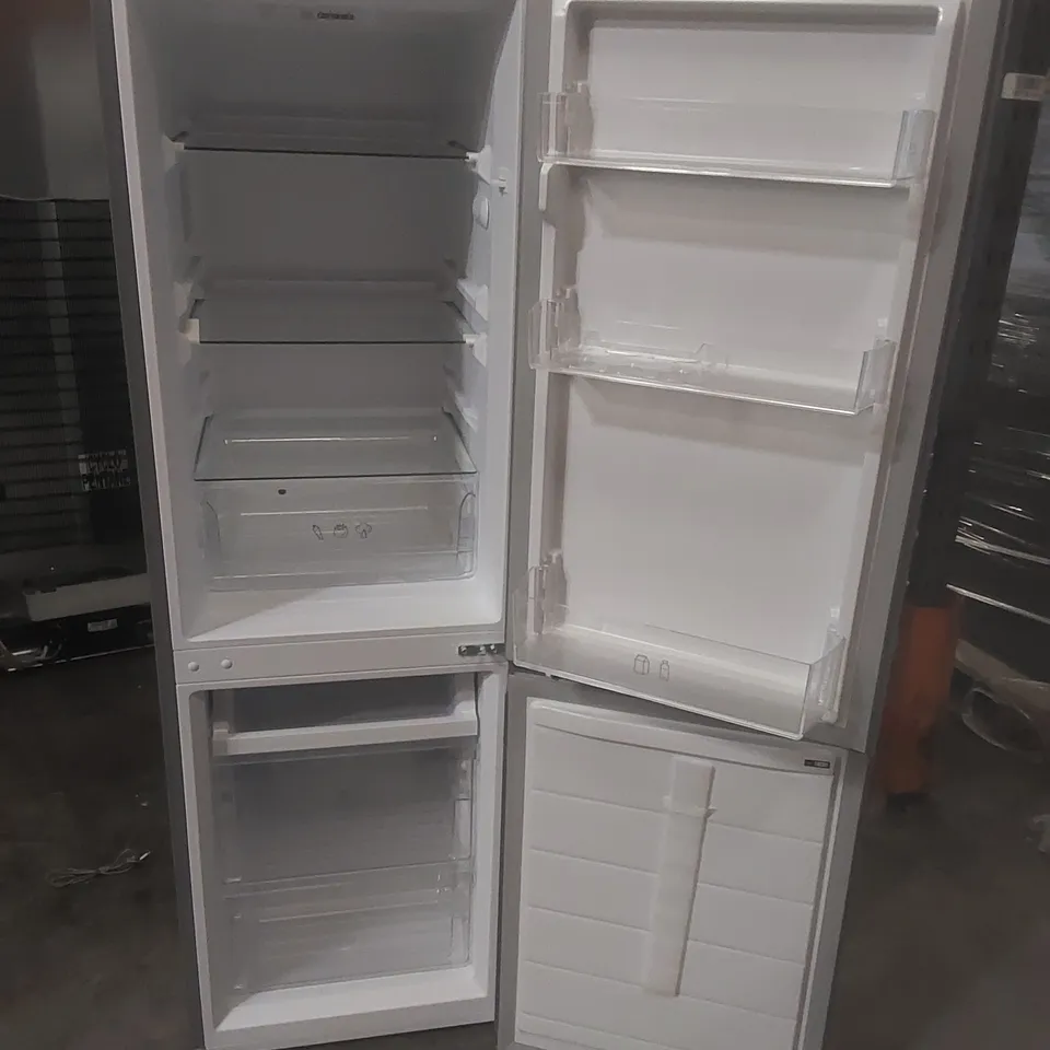 LOGIK LFC50S23 60/40 FRIDGE FREEZER - SILVER