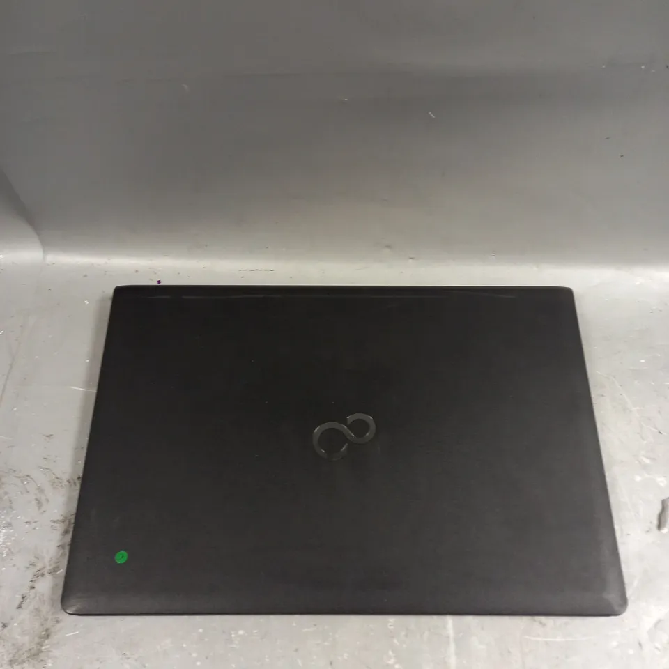 FUJITSU LIFEBOOK A555 LAPTOP IN BLACK